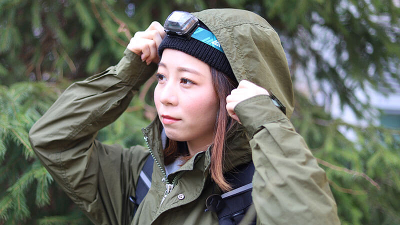 キャンプの夜はランタンとヘッドライトを用意して過ごそう